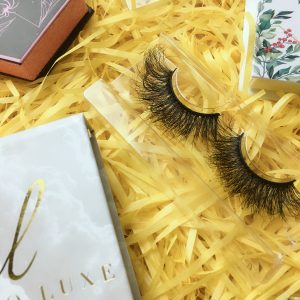 wholesale eyelashes and custom packaging